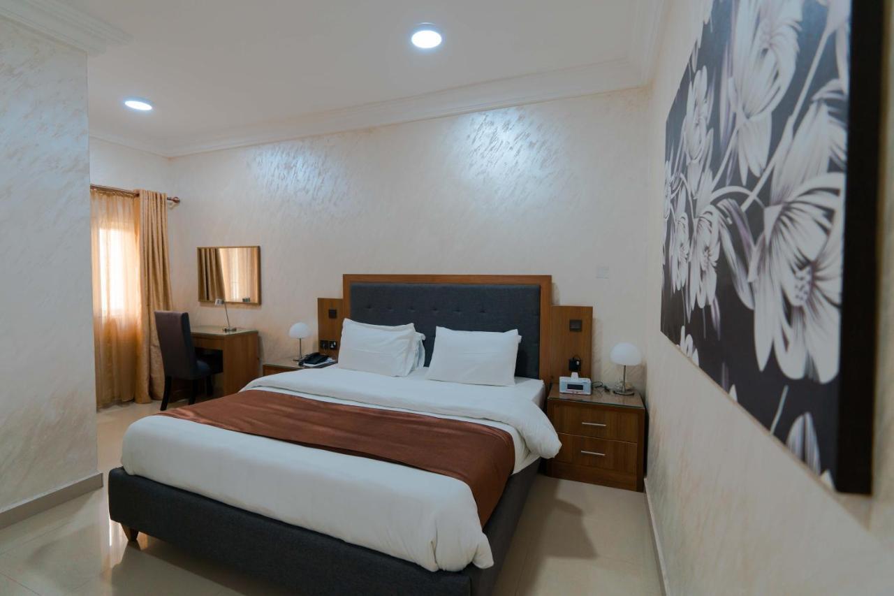 Phoenicia Suites Wupa Eksteriør billede